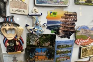 Kolekcja magnesów Sylwestra Łatki z Sandomierza / Fot. Grażyna Szlęzak-Wójcik - Radio Kielce