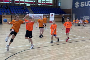 Dziewczęta z Bilczy triumfatorkami Świętokrzyskiej Ligi Szkół Podstawowych - Radio Kielce Dziewczęta z Bilczy triumfatorkami Świętokrzyskiej Ligi Szkół Podstawowych - Radio Kielce