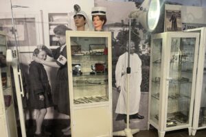 21.12.2025. Sandomierz. Wystawa o sandomierskiej służbie zdrowia / Fot. Grażyna Szlęzak-Wójcik - Radio Kielce