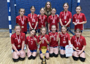 Dziewczęta z Bilczy triumfatorkami Świętokrzyskiej Ligi Szkół Podstawowych - Radio Kielce Dziewczęta z Bilczy triumfatorkami Świętokrzyskiej Ligi Szkół Podstawowych