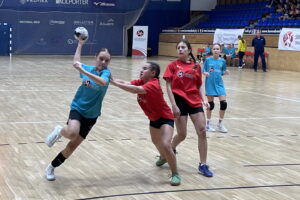 Truimf dziewcząt z Barwinka w Świętokrzyskiej Lidze Szkół Podstawowych - Radio Kielce Truimf dziewcząt z Barwinka w Świętokrzyskiej Lidze Szkół Podstawowych - Radio Kielce