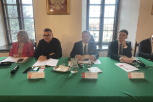 Radni przyjęli budżet Sandomierza. Głosowanie prawie jednomyślne - Radio Kielce Radni przyjęli budżet Sandomierza. Głosowanie prawie jednomyślne - Radio Kielce