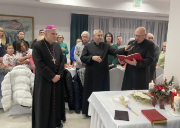 Ponad 200 osób przy świątecznym stole