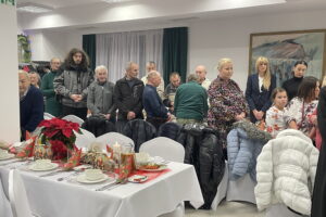 Ponad 200 osób przy świątecznym stole - Radio Kielce