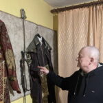 Odtwarza szable. To jego pasja - Radio Kielce