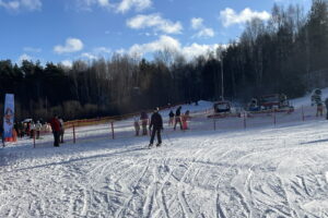 Ruszył wyciąg narciarski w Konarach - Radio Kielce