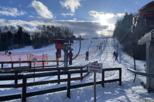 Ruszył wyciąg narciarski w Konarach - Radio Kielce