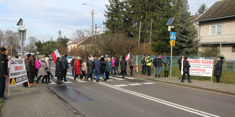 Mieszkańcy walczą o obwodnicę, samorząd województwa studzi oczekiwania