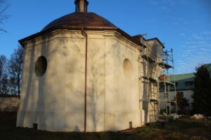 Kaplica św. Anny przy lasztorze ojców sercanów w Kątach Starych / Fot. Marta Gajda-Kruk - Radio Kielce