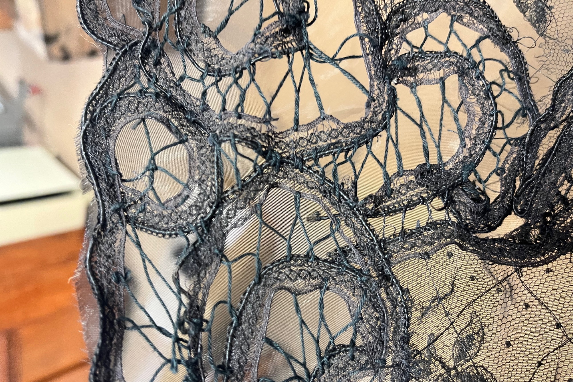 Tkaniny ze szlacheckiego dworu zostaną odnowione