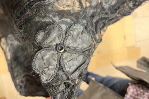 Tkaniny ze szlacheckiego dworu zostaną odnowione