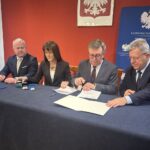 Ostatnie tegoroczne rozdanie w ramach rządowego programu drogowego - Radio Kielce 15.12.2025. Kielce. Podpisanie umów w ramach Rządowego Funduszu Rozwoju Dróg na 2025 rok / Fot. Izabela Mortas-Rubak - Radio Kielce