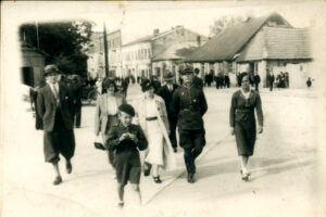 Historia kieleckich ulic. Krakowska Rogatka - Radio Kielce Kielce. Krakowska Rogatka. Lata 1936-1938 / źródło: fotopolska.eu; zdjęcie ze zbiorów Krzysztofa Idzika