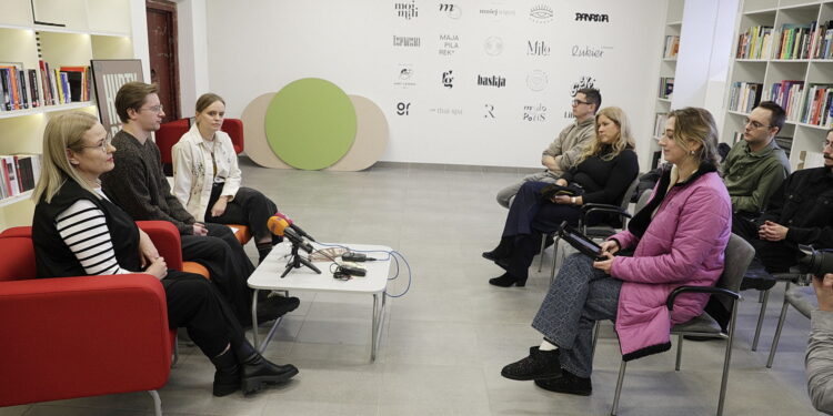 Unikalna sztuka użytkowa na targach Hurty & Detale - Radio Kielce 01.12.2025. Kielce. Instytut Dizajnu w Kielcach. Konferencja prasowa / Fot. Jarosław Kubalski - Radio Kielce