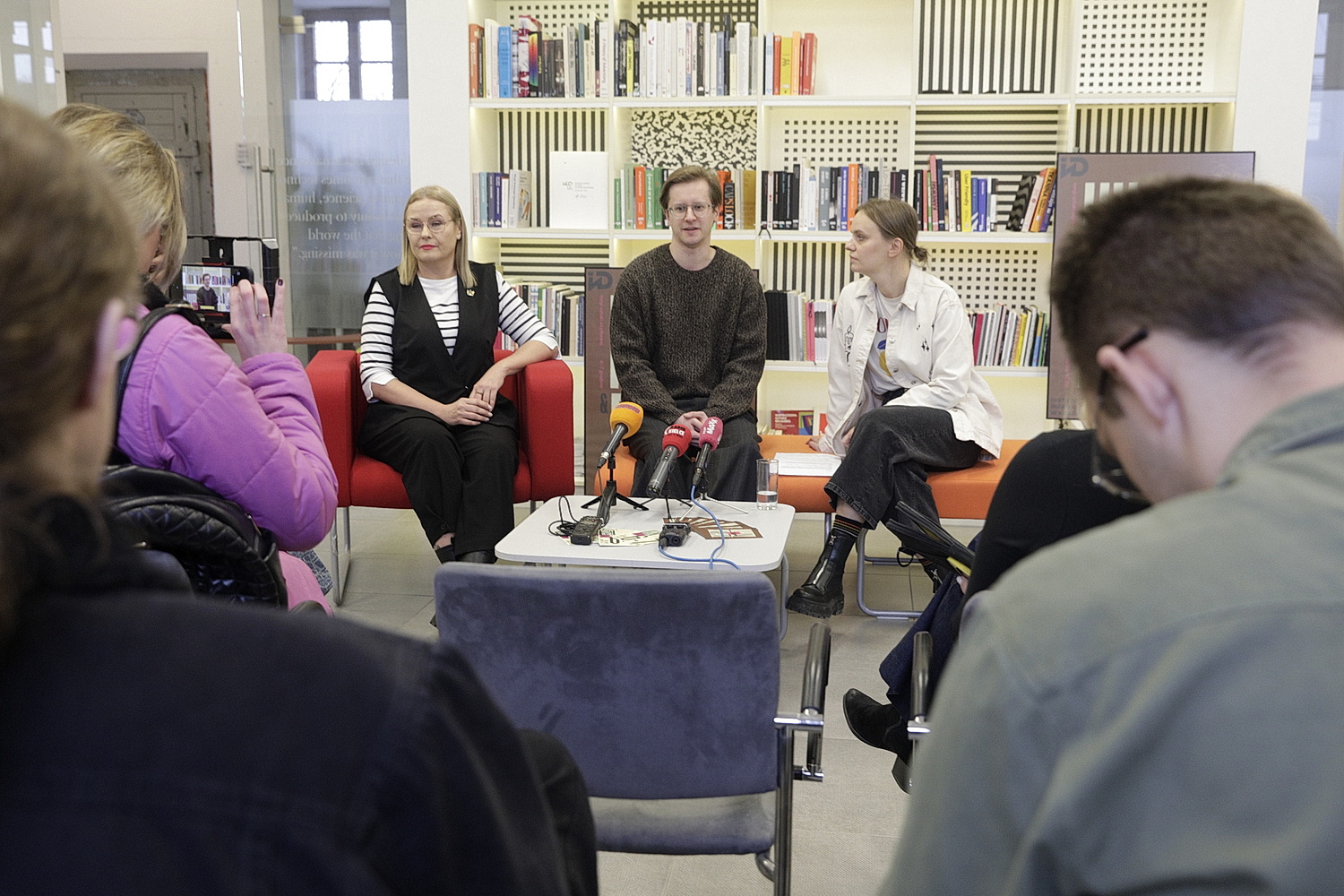 Unikalna sztuka użytkowa na targach Hurty & Detale - Radio Kielce 01.12.2025. Kielce. Instytut Dizajnu w Kielcach. Konferencja prasowa / Fot. Jarosław Kubalski - Radio Kielce