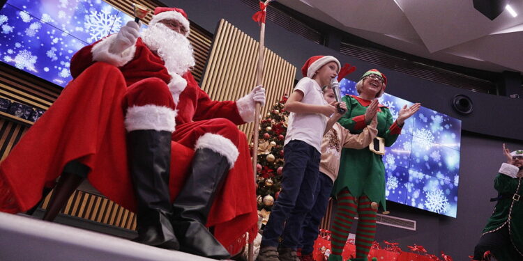 05.12.2025 Kielce. ŚUW. Mikołajki / Fot. Jarosław Kubalski - Radio Kielce