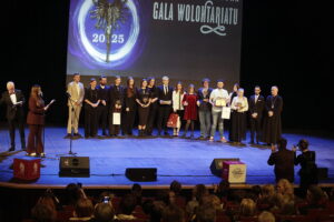 Na co dzień pomagają innym. Wolontariusze zostali nagrodzeni - Radio Kielce Na co dzień pomagają innym. Wolontariusze zostali nagrodzeni