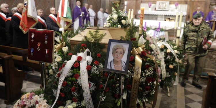 06.12.2025 Kielce. Kościół św. Wojciecha. Pogrzeb Stanisławy Gawlik „Nataszy” / Fot. Jarosław Kubalski - Radio Kielce