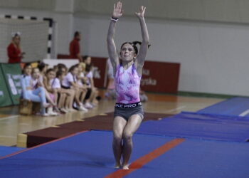 06.12.2025. Kielce. Pokazy Mikołajkowe dzieci skupionych wokół sekcji gimnastycy.pl / Fot. Jarosław Kubalski - Radio Kielce