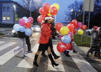 06.12.2025 Kielce. Mikołajkowy korowód Radia Kielce / Fot. Jarosław Kubalski - Radio Kielce