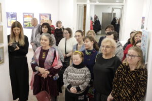 Burza triumfowała w artystycznych zmaganiach - Radio Kielce 07.12.2025. Kielce. BWA. VIII Interdyscyplinarny Konkurs Plastyczny dla osób z niepełnosprawnościami z terenu miasta Kielce i powiatu kieleckiego / Fot. Jarosław Kubalski - Radio Kielce