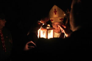 Betlejemskie Światlo Pokoju już w Kielcach - Radio Kielce Betlejemskie Światlo Pokoju już w Kielcach - Radio Kielce