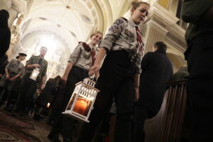 Betlejemskie Światlo Pokoju już w Kielcach - Radio Kielce Betlejemskie Światlo Pokoju już w Kielcach - Radio Kielce