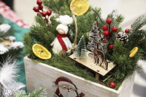 Uczniowie ZDZ w Kielcach wspierają stacjonarne hospicjum - Radio Kielce 16.12.2025. Kielce. Kiermasz w Zakładzie Doskonalenia Zawodowego w Kielcach / Fot. Jarosław Kubalski - Radio Kielce