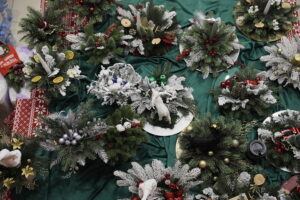 Uczniowie ZDZ w Kielcach wspierają stacjonarne hospicjum - Radio Kielce 16.12.2025. Kielce. Kiermasz w Zakładzie Doskonalenia Zawodowego w Kielcach / Fot. Jarosław Kubalski - Radio Kielce