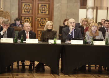 Radni sejmiku podzieleni ws. sytuacji świętokrzyskich szpitali - Radio Kielce 16.12.2025 Kielce. WDK. Sesja sejmiku / Fot. Jarosław Kubalski - Radio Kielce