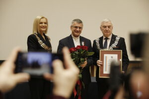 To oni działają na rzecz regionu. Wyróżniony ksiądz, przyrodnik, a także działaczka ludowa - Radio Kielce To oni działają na rzecz regionu. Wyróżniony ksiądz, przyrodnik, a także działaczka ludowa - Radio Kielce