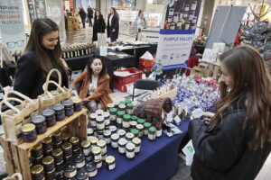 20.12.2025. Kielce. „Jarmark z tradycją, nuty i smaku” w Galerii Korona / Fot. Jarosław Kubalski - Radio Kielce
