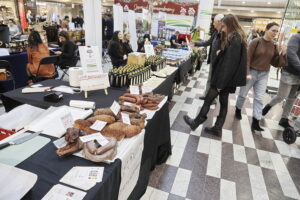 20.12.2025. Kielce. „Jarmark z tradycją, nuty i smaku” w Galerii Korona / Fot. Jarosław Kubalski - Radio Kielce