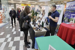20.12.2025. Kielce. „Jarmark z tradycją, nuty i smaku” w Galerii Korona / Fot. Jarosław Kubalski - Radio Kielce