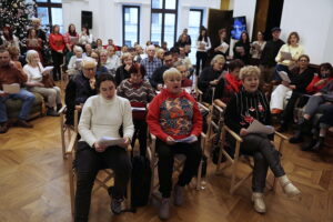 Teatr Żeromskiego wprowadził mieszkańców w świąteczny klimat - Radio Kielce