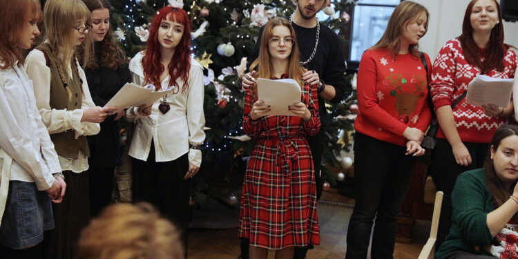 Teatr Żeromskiego wprowadził mieszkańców w świąteczny klimat