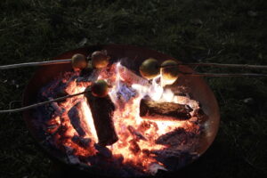 W Tokarni po raz pierwszy odbył się kiermasz bożonarodzeniowy - Radio Kielce