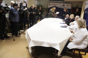 29.12.2025. Kielce. ŚCO. Podpisanie umowy na dofinansowanie budowy Centrum Badań Molekularnych / Fot. Jarosław Kubalski - Radio Kielce