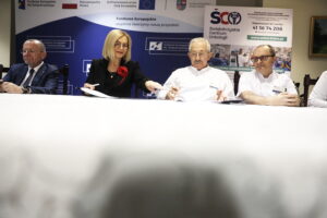 29.12.2025. Kielce. ŚCO. Podpisanie umowy na dofinansowanie budowy Centrum Badań Molekularnych / Fot. Jarosław Kubalski - Radio Kielce