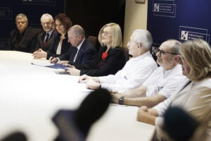 29.12.2025. Kielce. ŚCO. Podpisanie umowy na dofinansowanie budowy Centrum Badań Molekularnych / Fot. Jarosław Kubalski - Radio Kielce