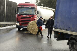 Cedzyna. Protest rolników - Radio Kielce