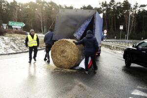 Cedzyna. Protest rolników - Radio Kielce