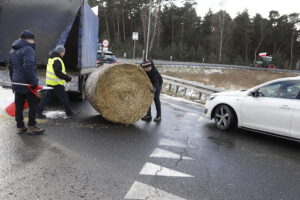 Cedzyna. Protest rolników - Radio Kielce