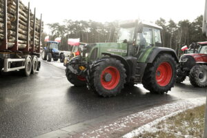 Cedzyna. Protest rolników - Radio Kielce