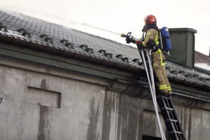 Pożar budynku przy ulicy Bodzentyńskiej w Kielcach - Radio Kielce