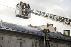 Pożar budynku przy ulicy Bodzentyńskiej w Kielcach - Radio Kielce