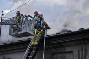 Pożar budynku przy ulicy Bodzentyńskiej w Kielcach - Radio Kielce
