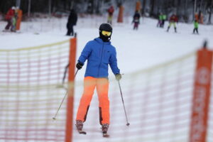 Kielce. Narciarze na stoku Telegraf - Radio Kielce