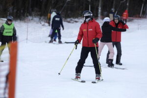Kielce. Narciarze na stoku Telegraf - Radio Kielce