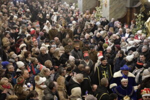 Radosne świadectwo wiary na ulicach stolicy regionu - Radio Kielce Radosne świadectwo wiary na ulicach stolicy regionu - Radio Kielce